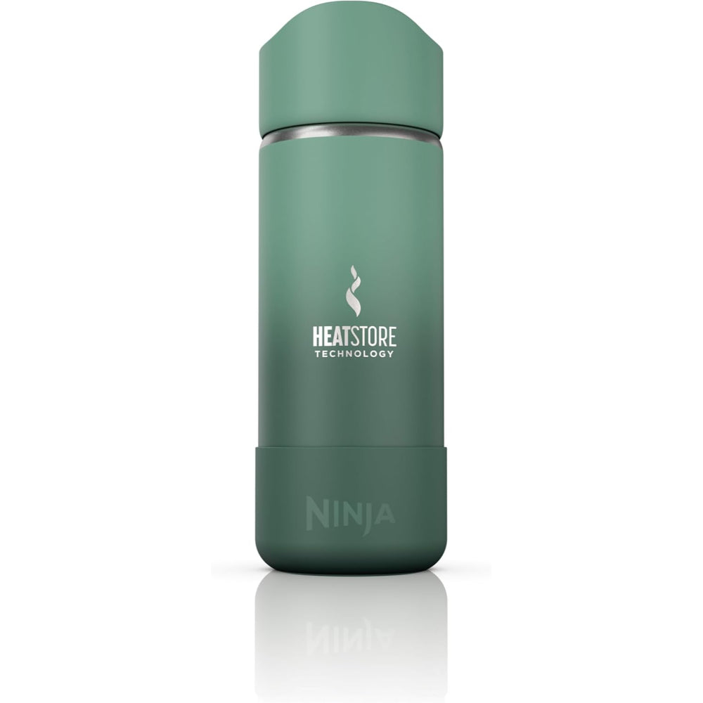 Imagen de la taza de viaje Ninja Sip Perfect 16 oz en acero inoxidable, con tecnología HeatStore™ que ajusta y mantiene la temperatura de las bebidas, tapa antifugas y diseño portátil para disfrutar café o té caliente por horas.