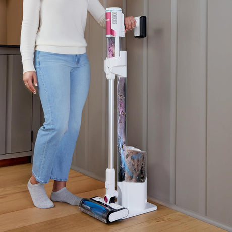Aspiradora de escoba inalámbrica Shark con sistema autovaciante (BU3120LAA)_002