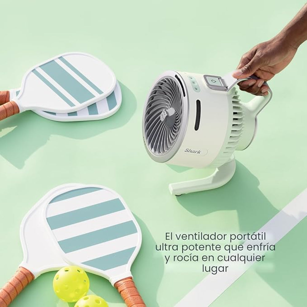 Ventilador portátil Shark en oficina o estudio