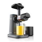 Imagen del exprimidor Ninja NEVERCLOG Cold Press Juicer que extrae jugo de frutas y verduras sin bloqueos gracias a su tecnología NEVERCLOG. Incluye control de pulpa, cámara de alimentación con palanca antigoteo y programas preestablecidos para jugos suaves y deliciosos con un solo botón.
