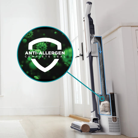 Aspiradora inalámbrica Shark con base de auto vaciado y diseño ligero